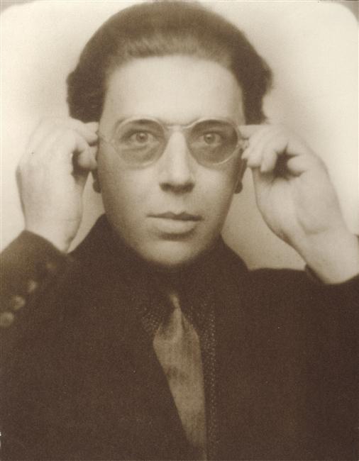 Андре Бретон — основатель сюрреализма и автор «Манифеста сюрреализма» (1924)